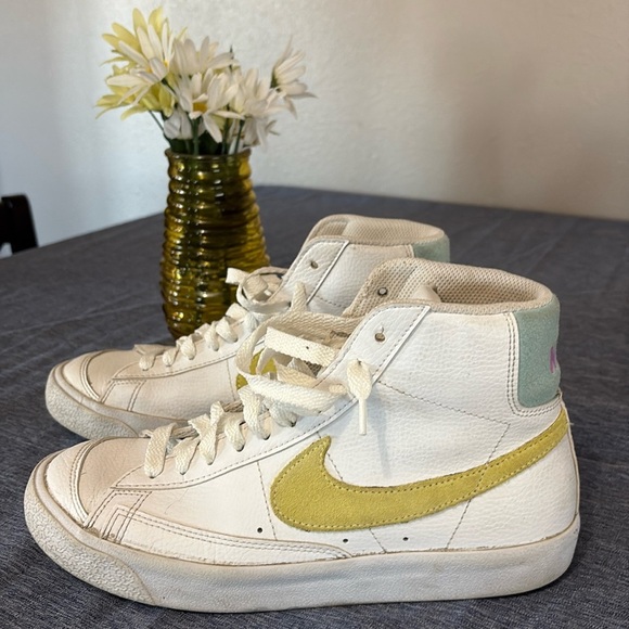 nike blazer mid white light zitron’s youth size 7 - Picture 1 of 5